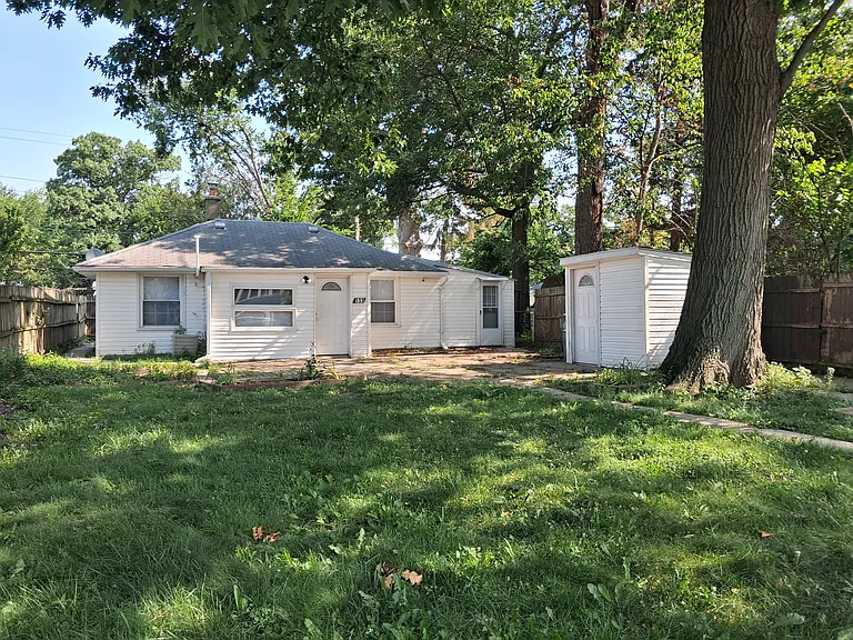 533 E Milton Ave — Photo 6