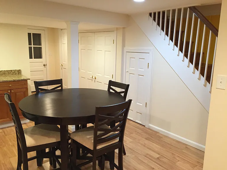 Villa Dr — Photo 21
