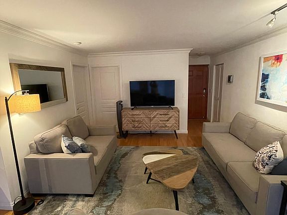4th image of 1154 S Barrington Ave APT 106