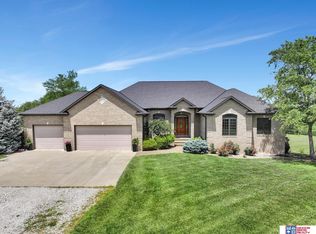 8700 Liana Ln, Lincoln, NE 68517