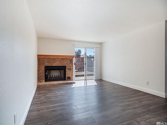 5th image of 2321 Diane Dr