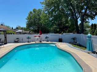 209 N 2nd St, National Park, NJ 08063