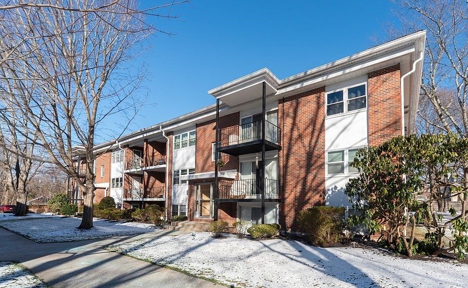1st image of 34 Pleasant Dr APT 30