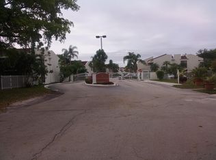 6690 Racquet Club Dr, Lauderhill, FL 33319