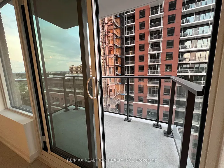 4010 Eglinton Ave W #1012 — Photo 21
