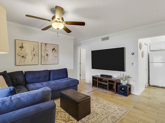 5th image of 507 Shady Pine Way #A1