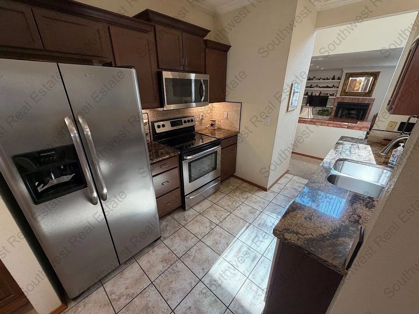 Like New Inside! 2 Bed 2 Bath 2 Car - Fully Furnished — Photo 3