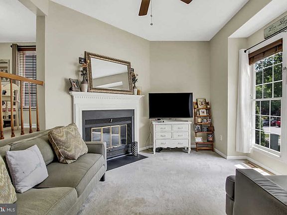 3rd image of 3373 Oak West Dr