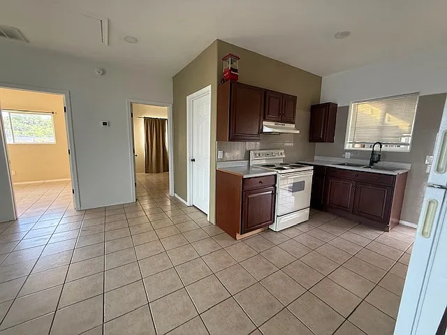 2 bed, $1,150 — Photo 4