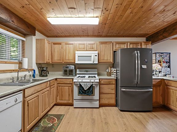 3rd image of 215 Dun Mill Creek Rd