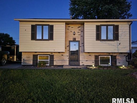 3rd image of 1903 4th St W