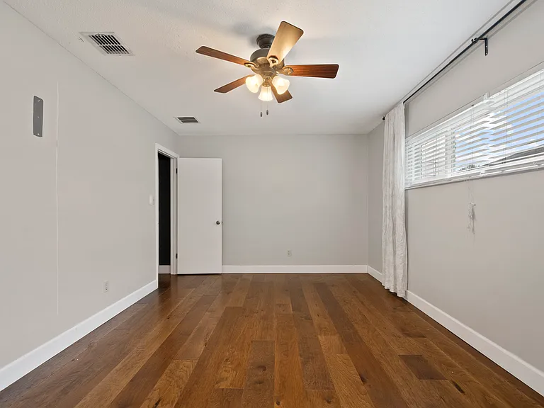 4519 Fontana St — Photo 10