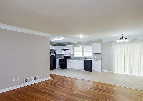 4th image of 1179 Milstead Ave NE