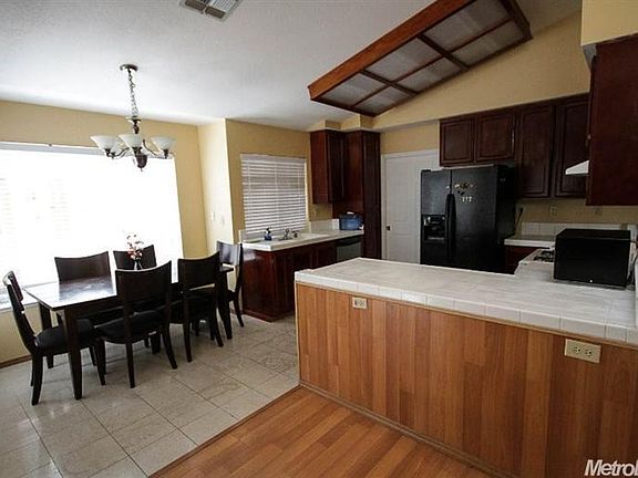 5th image of 8470 Casablanca Way