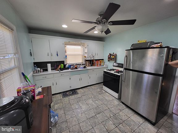 5th image of 307 Westside Ave