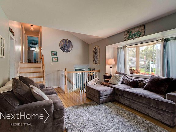 5th image of 61 Howell Dr