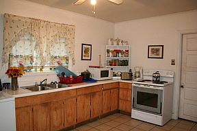 4th image of 312 Wilkinson St
