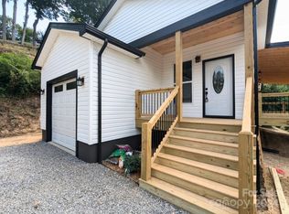 688 Blake Dr, Canton, NC 28716