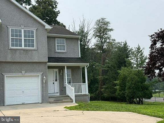 4th image of 2 Juniper Ln