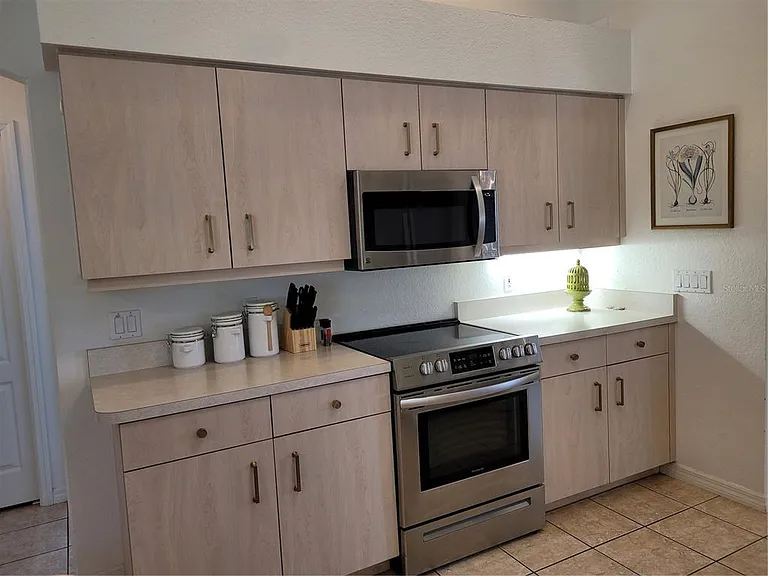 72 Long Meadow Ct — Photo 7