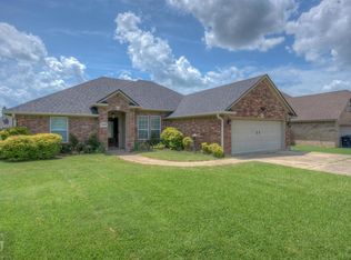 3910 Le Brooke Ln, Benton, LA 71006