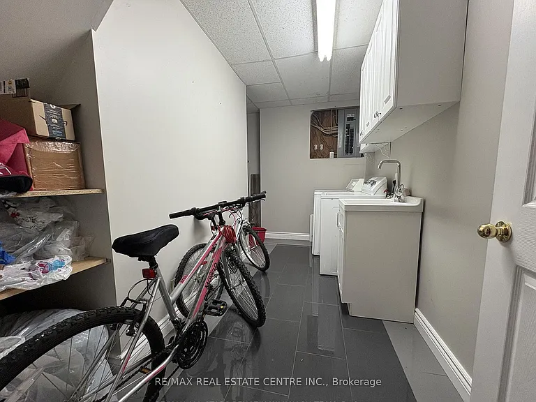 105 Wales Ave — Photo 11