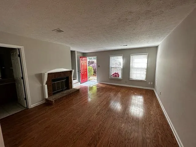 Building Photo - 244 Mill Creek Pl
