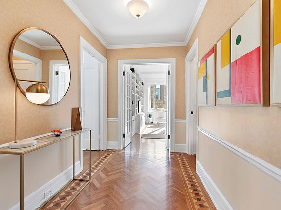 5th image of 139 E 66th St APT 7S