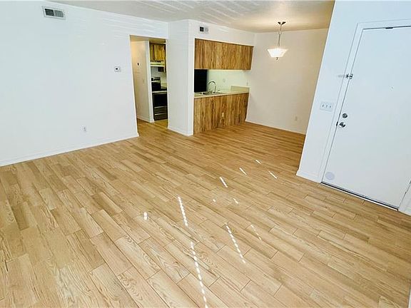 2nd image of 4810 S Dauphin Ave APT B13