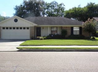 215 Gettysburg Dr, Victoria, TX 77904
