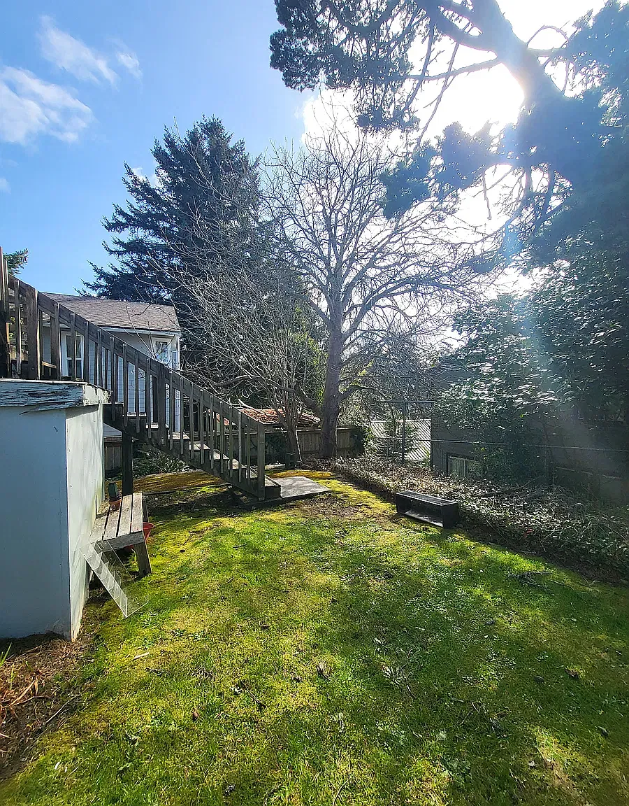 2854 1/2 NE Highway 101 — Photo 3