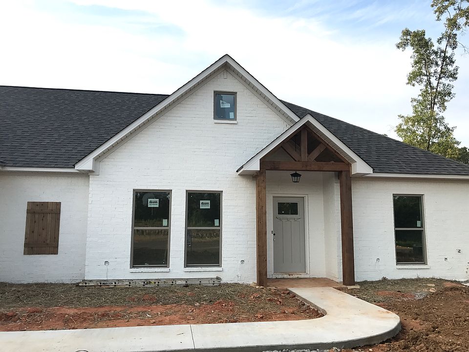 1st image of 150 Lillian Dr
