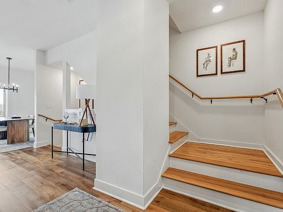 5th image of 542 Court St