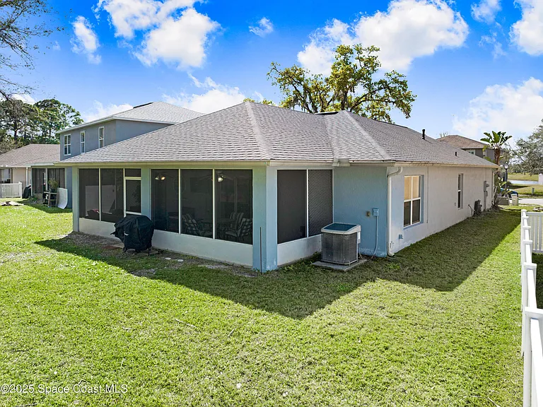 1652 La Maderia Dr SW — Photo 35