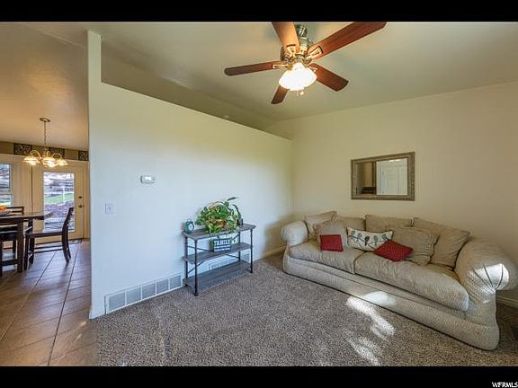 4th image of 1702 E Blackhawk Cir