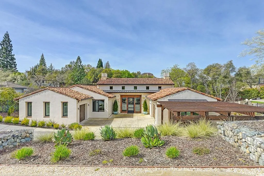 2080 Lockridge Pl photo 1