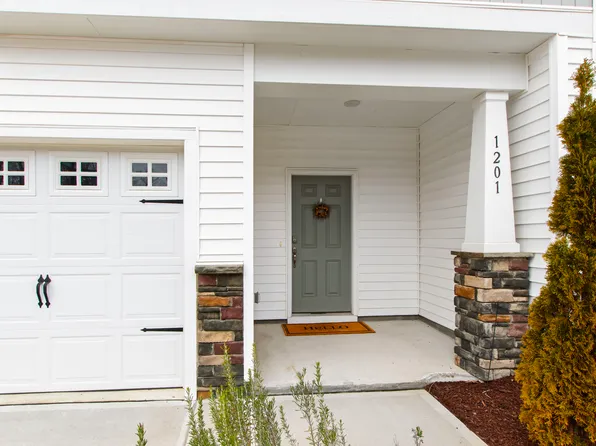 1201 Channel Drop Loop, Zebulon, NC 27597