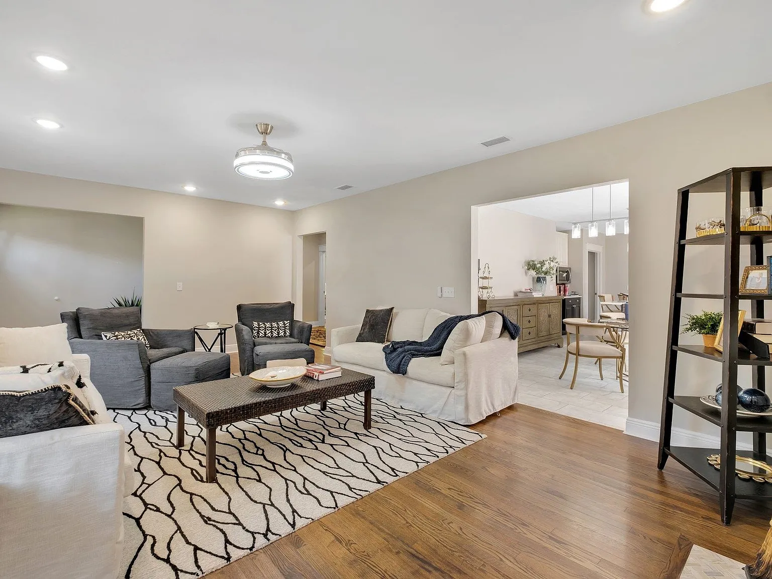 4 bed, 2.5 bath, 2235 sqft, $3,950 — Photo 3