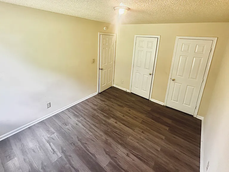 4105 Wooddale Ln — Photo 9