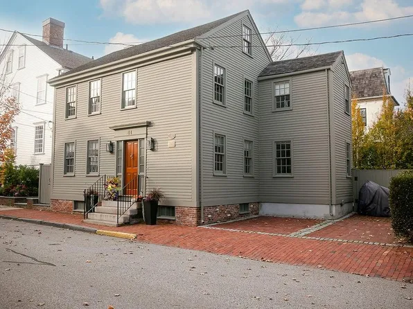 41 Elm St, Newport, RI 02840
