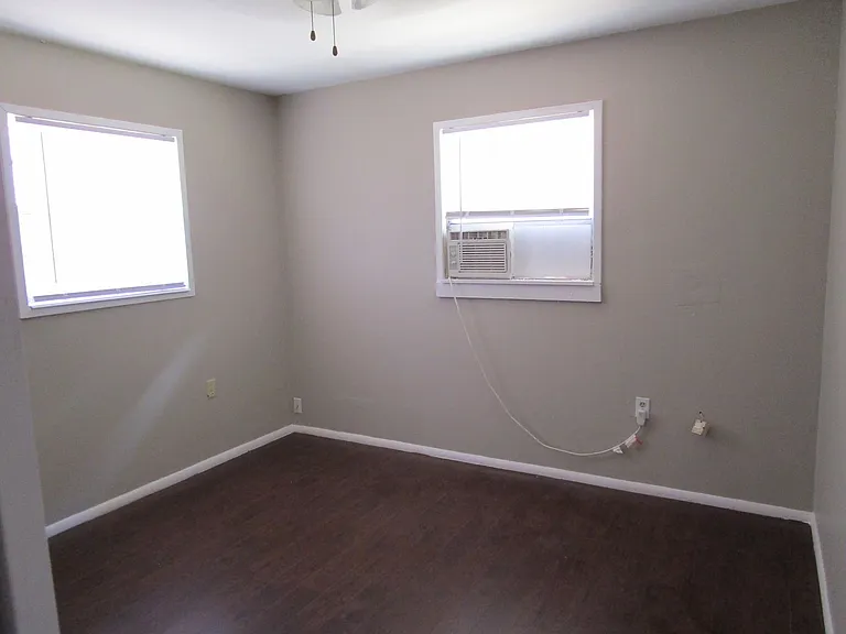 305 E Oklahoma Ave — Photo 13