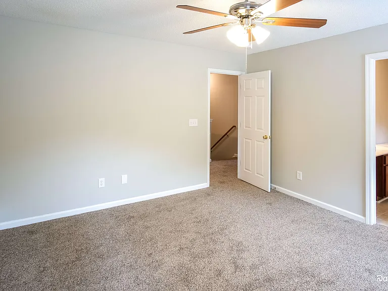 300 Slow Mill Dr — Photo 14