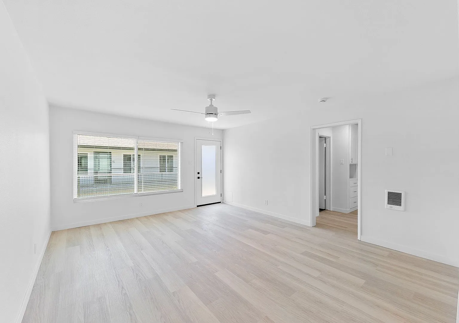 1720 Park Avenue — Photo 2
