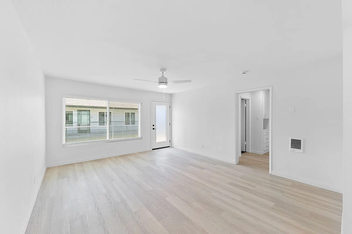 Building Photo - 1720 Park Avenue