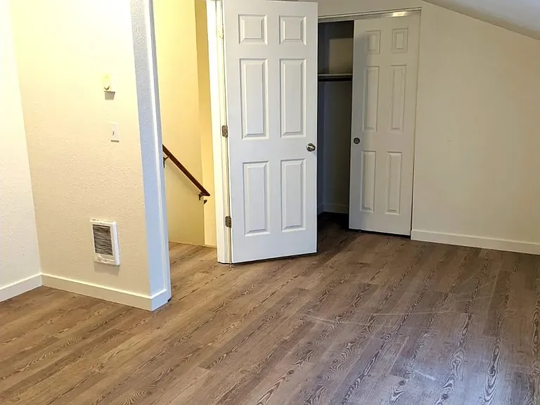 Upstairs: 3rd bedroom