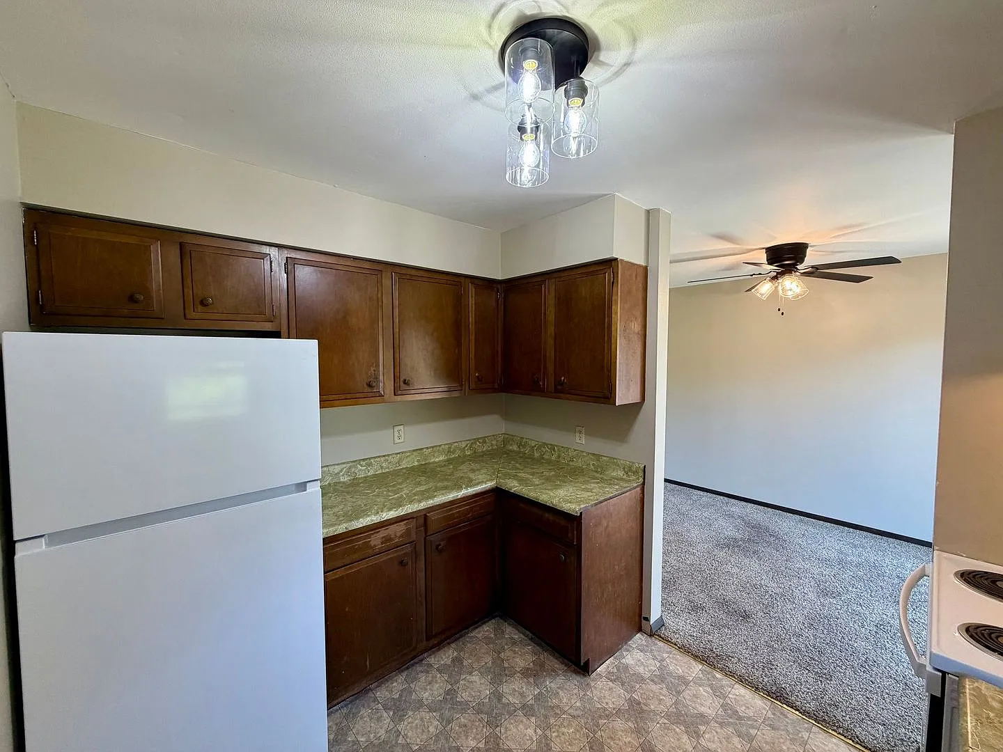 1401 Elizabeth St — Photo 3