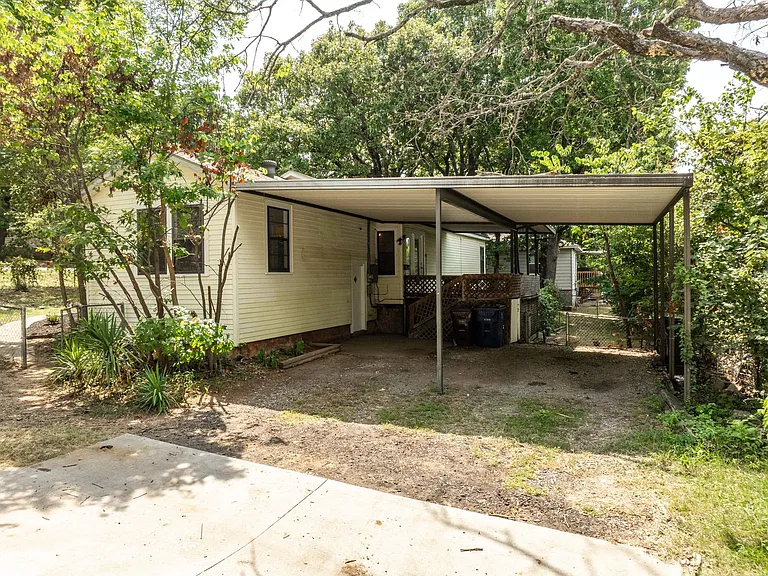 2823 Independence St — Photo 19