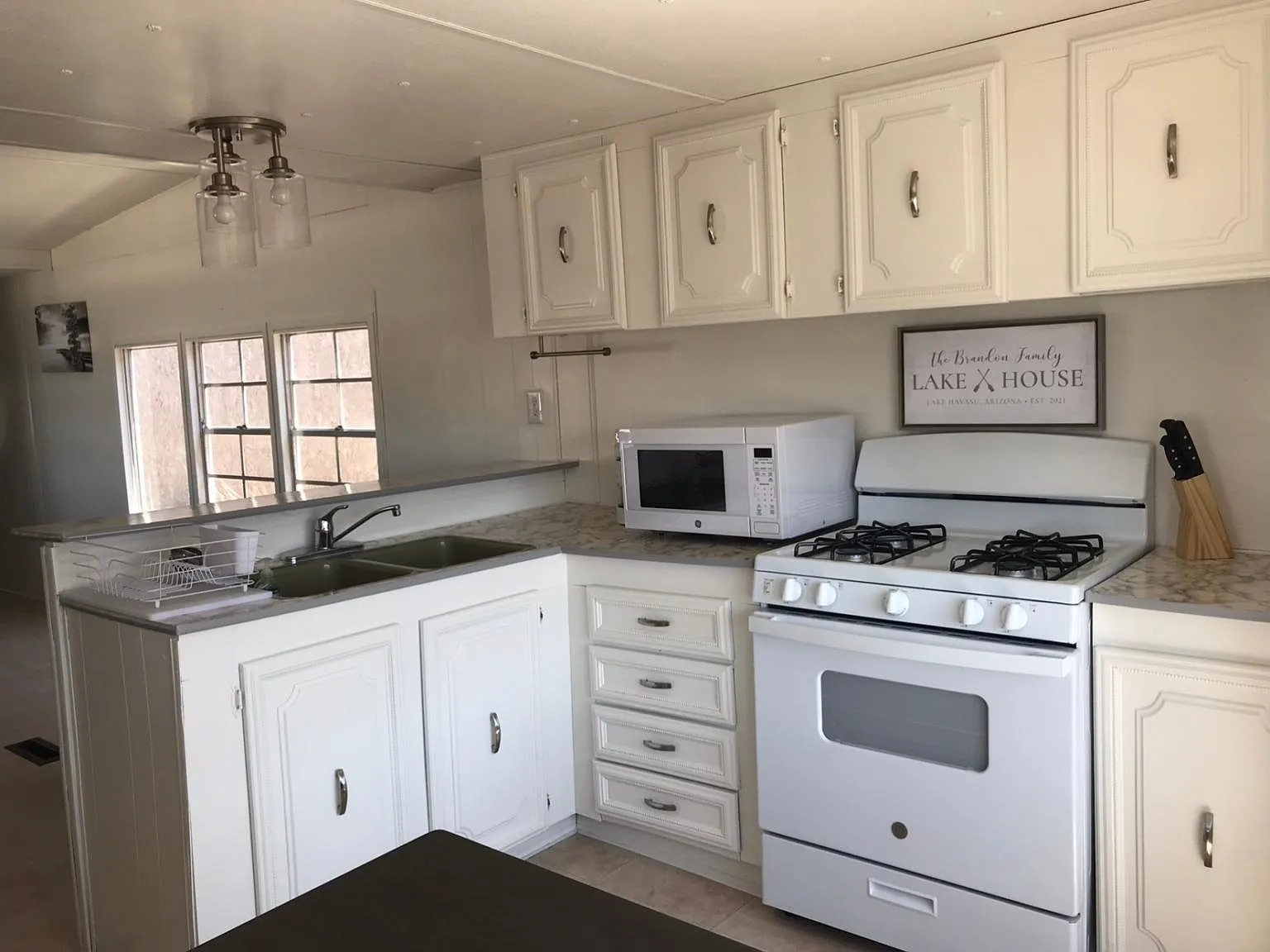 2888 Manor View Dr — Photo 4