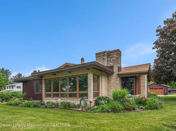 203 Branson Bay Dr, Mason, MI 48854