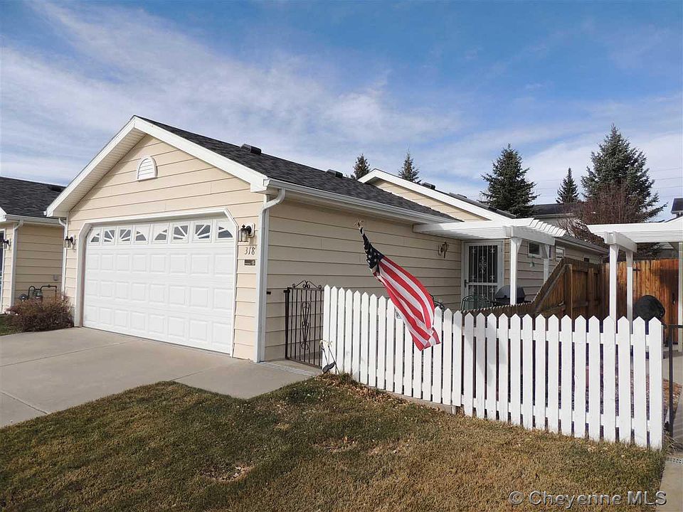 2nd image of 318 Arbor Ln